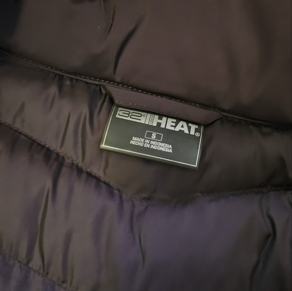 NWT Women's Winter Jacket 32 Degree Heat Small | Acai Berry Color | Never Worn - Picture 3 of 8